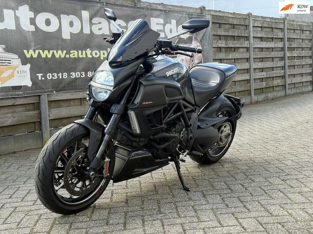 Ducati Tour Diavel Carbon zwart, 1198 cc, Bedrijf, Autoplaceede, AUTOPLACEEDE@HOTMAIL.COM