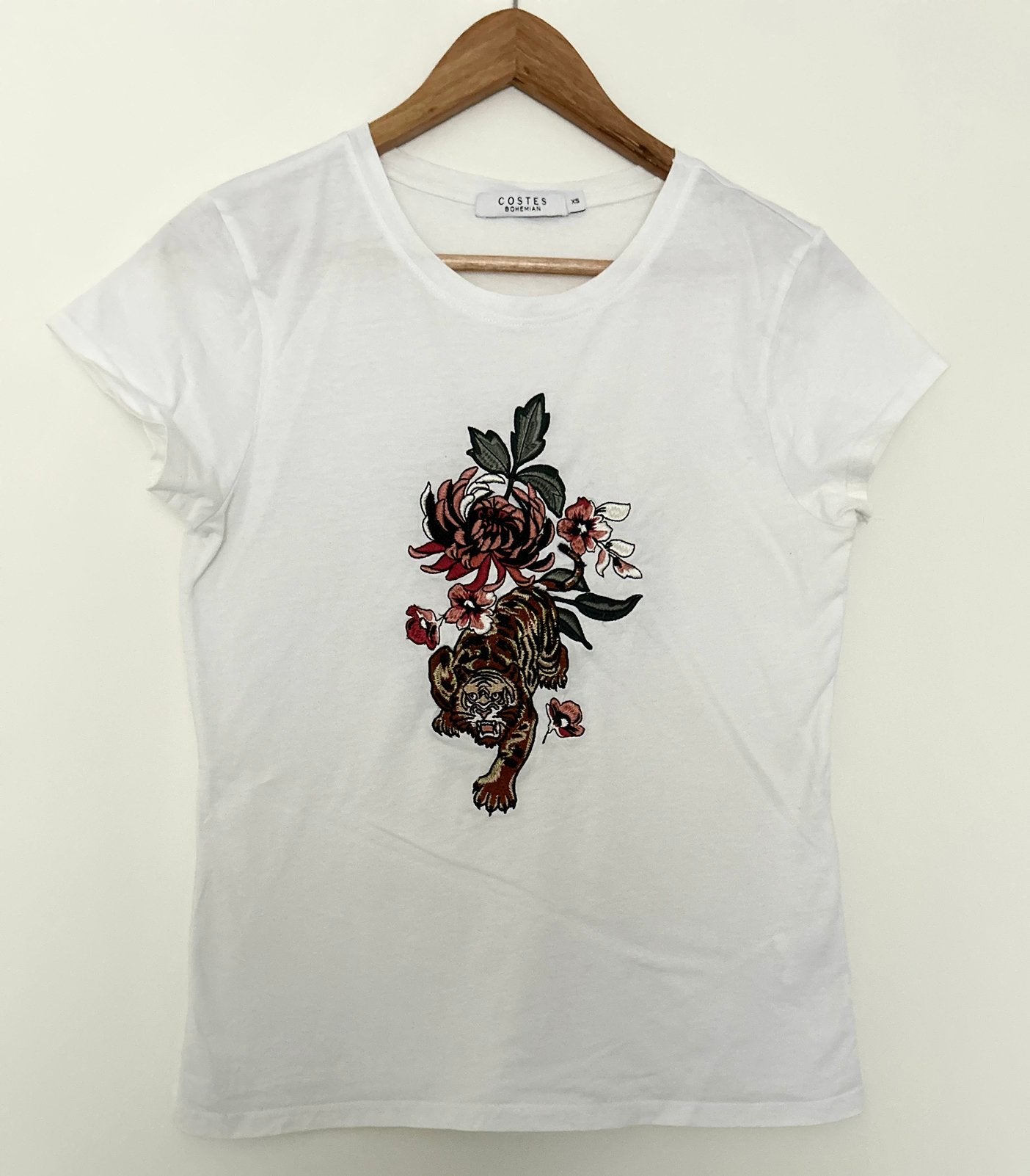 Shirt met applicatie mt. XS van Costes Bohemian, Wit, Ophalen of Verzenden, Zo goed als nieuw, Korte mouw