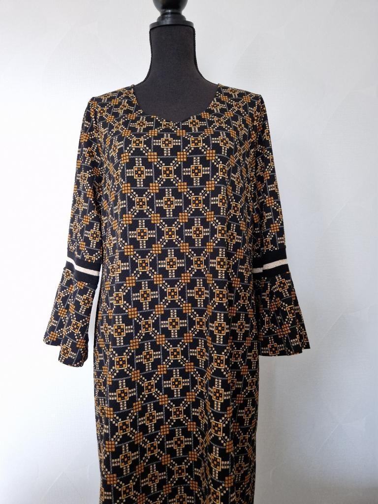 Jurk batida maat XL zwart okergeel, Ophalen of Verzenden, Zo goed als nieuw, Maat 46/48 (XL) of groter, Zwart