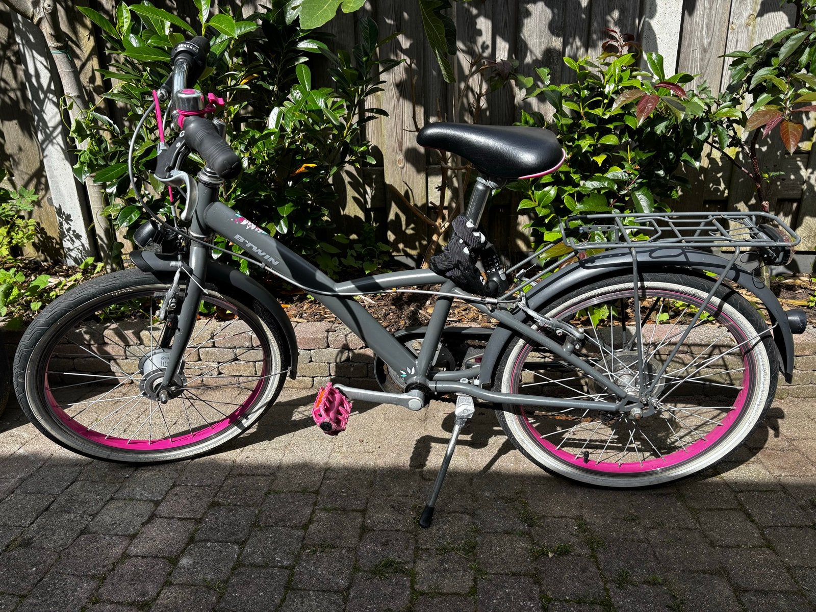 Decathlon B'Twin kinderfiets 20 inch - Grijs/Roze, Ophalen, Gebruikt, Velgrem, 20 inch of meer