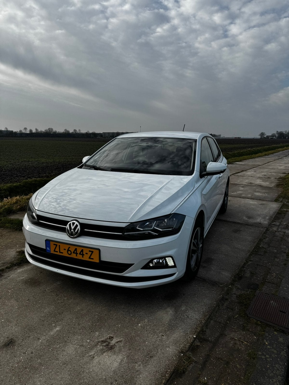Volkswagen Polo 1.0 TSI 95pk 2019 Wit, Auto's, Voorwielaandrijving, 40 €/maand, Zwart, Wit