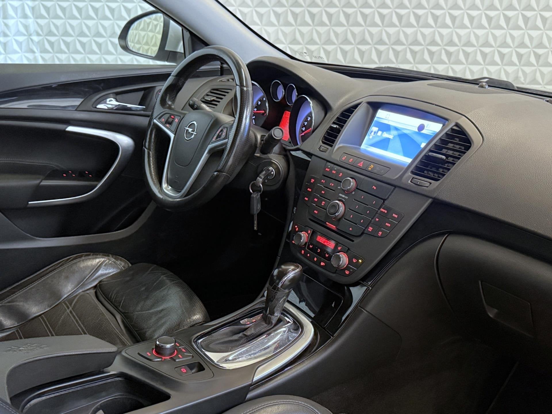 Opel Insignia 2.8 T Sport 4x4 met veel opties! 165.000km (20, Auto's, Automaat, Euro 5, Zwart, Bedrijf