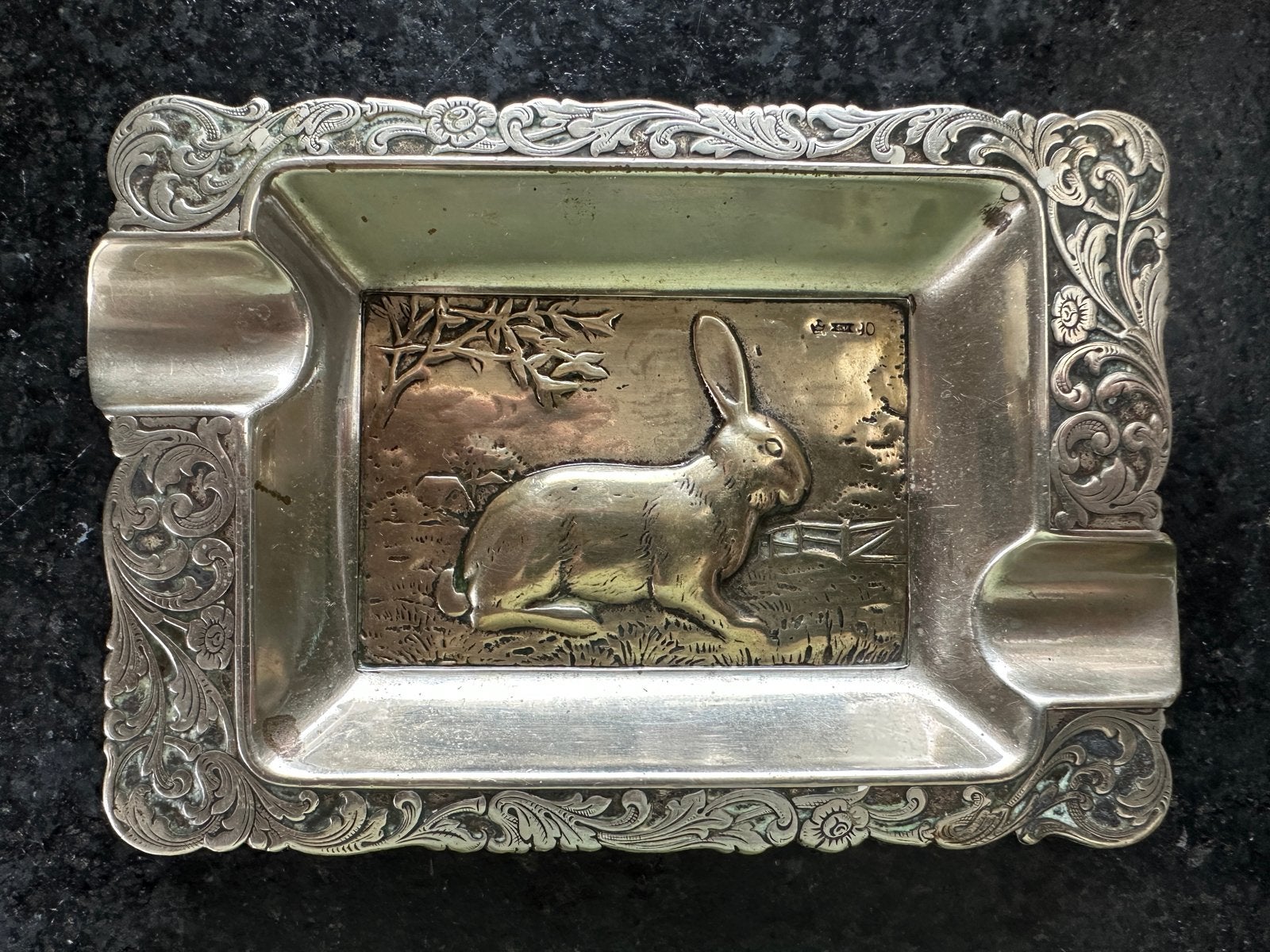 Antieke zilveren asbak met haas reliëf 71 gram., Ophalen of Verzenden