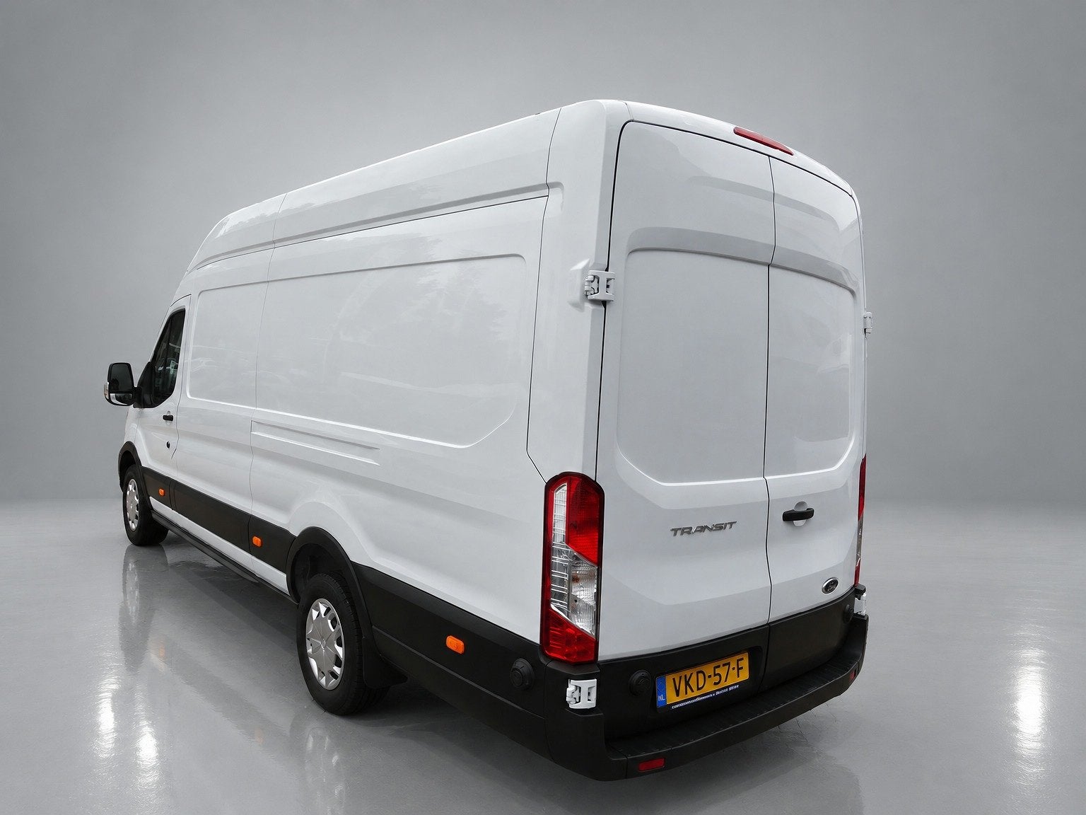 Ford Transit 350 2.0 TDCI L4H3 Trend RWD AIRCO 3 ZITPLAATSEN, 13 km/l, Dealer onderhouden, 4 cilinders, Wit