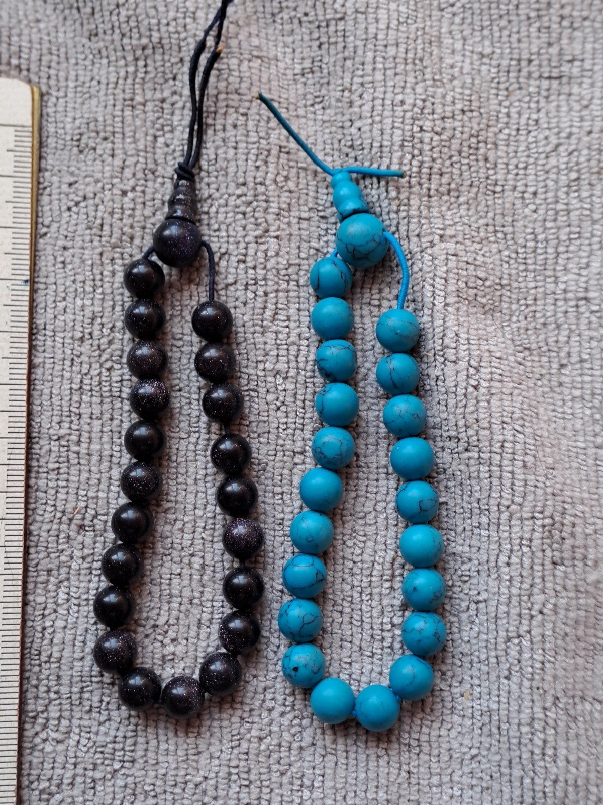 Set van 2 kralenarmbanden: Turkoois en Zandsteen, Overige materialen, Gebruikt, Blauw, Ophalen of Verzenden