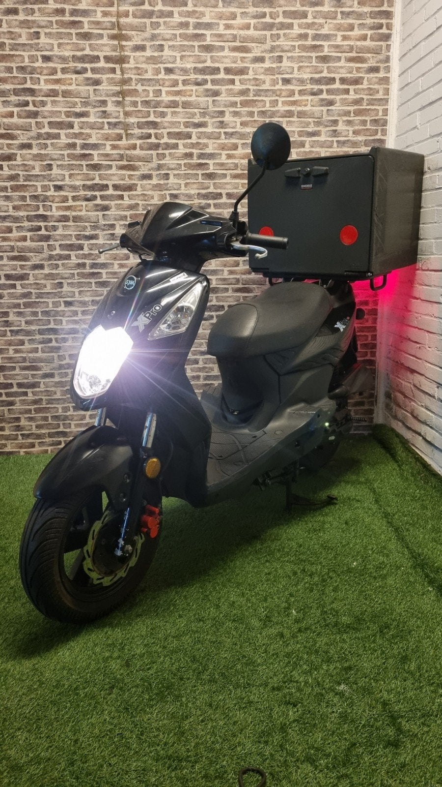 zeer nette Sym X Pro E4 bezorgscooter 2018! Incl box, Ophalen of Verzenden, Gebruikt, Sym x pro