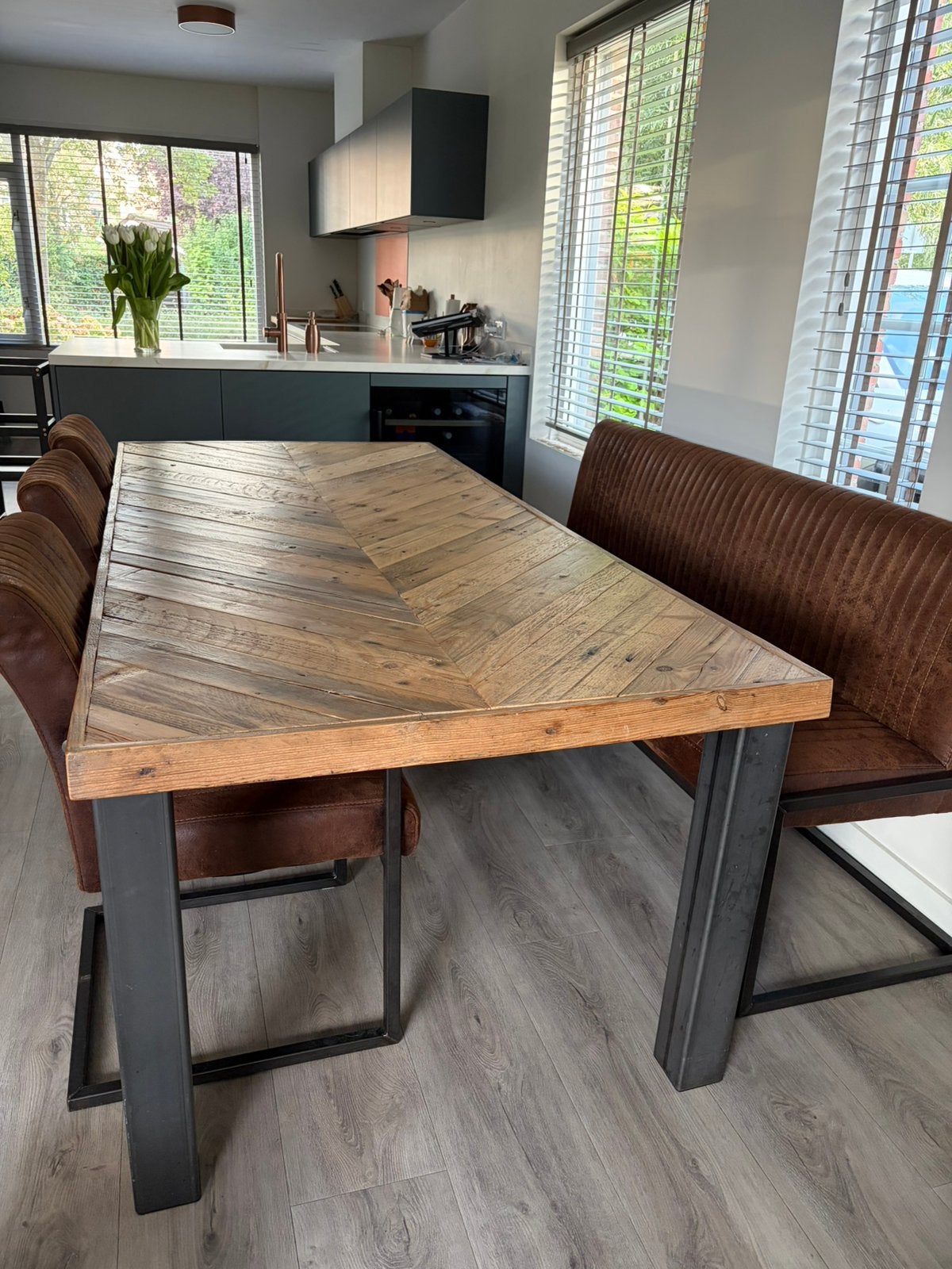 Stoere eettafelset – tafel, eetkamerbank & 6 leren stoelen, Ophalen, Gebruikt, Eikenhout, 200 cm of meer