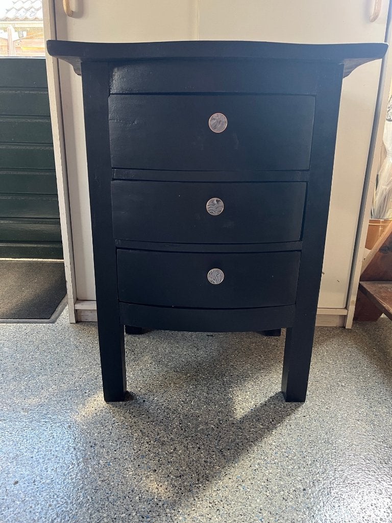 Zwart houten nachtkastje, Ophalen, Gebruikt, 45 tot 65 cm, 70 cm of meer