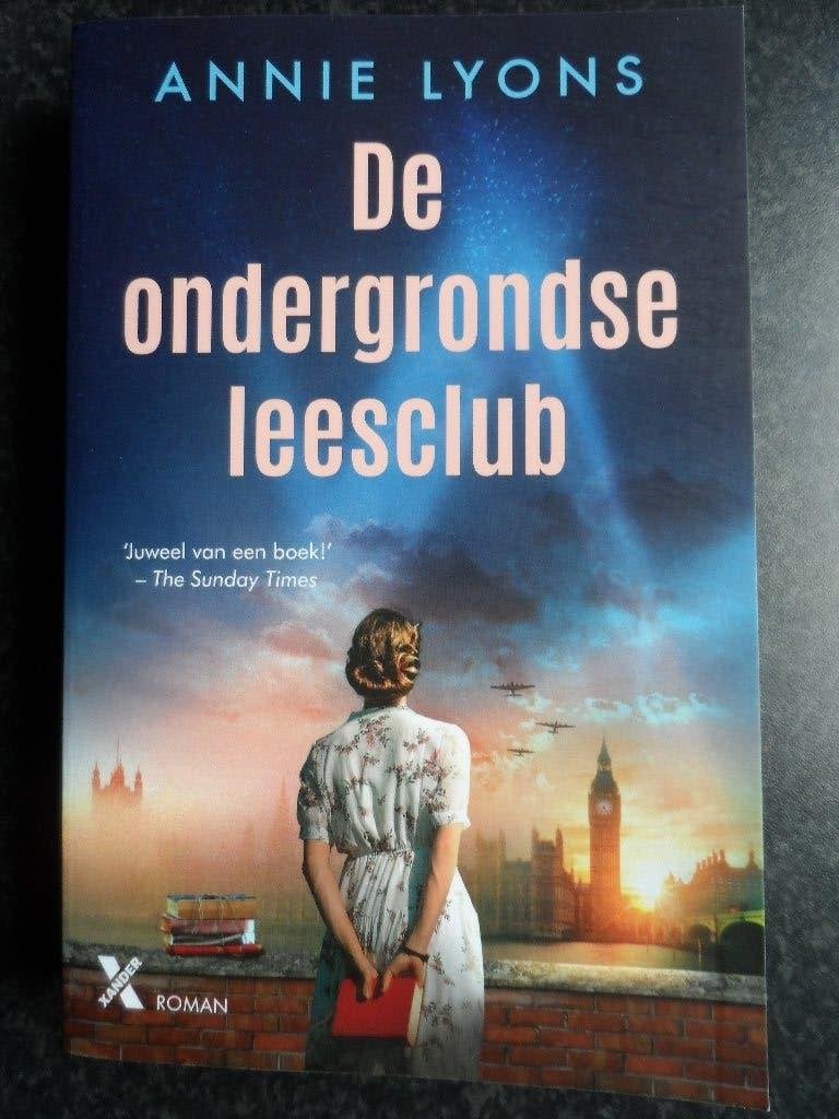 Annie Lyons - De ondergrondse leesclub, Ophalen of Verzenden, Zo goed als nieuw, Annie Lyons