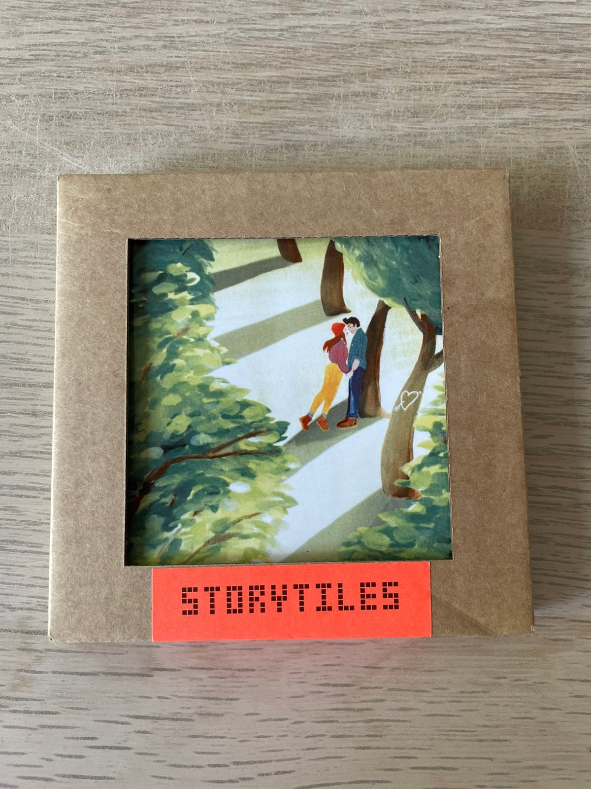 Storytiles 10 x 10 cm: It started with a kiss. Versturen kan, Huis en Inrichting, Woonaccessoires | Wanddecoraties, Nieuw, Ophalen