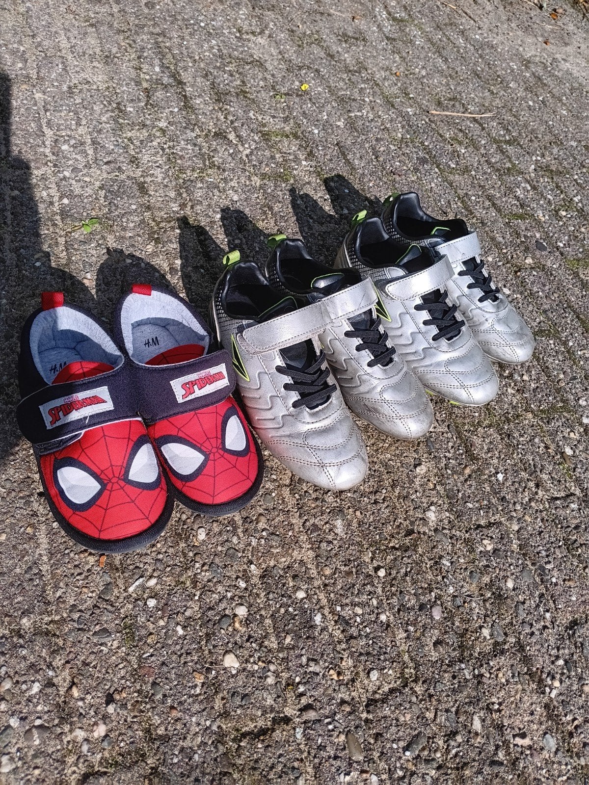 Voetbalschoenen en Spiderman pantoffels, Ophalen, Overige kleuren, Sneakers of Gympen, H&M