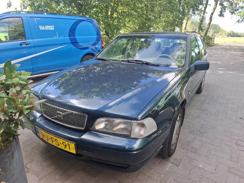 Volvo S70 2.5 20V 1997 Groen nieuw lpg Koppeling versleten, Auto's, Dealer onderhouden, Stof, Beige, Bluetooth