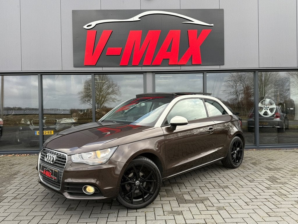 Audi A1 1.2 TFSI Attraction 48 DKM Panorama Navi Stoelvw PDC, Auto's, Audi, Voorwielaandrijving, Euro 5, Zwart, 4 cilinders