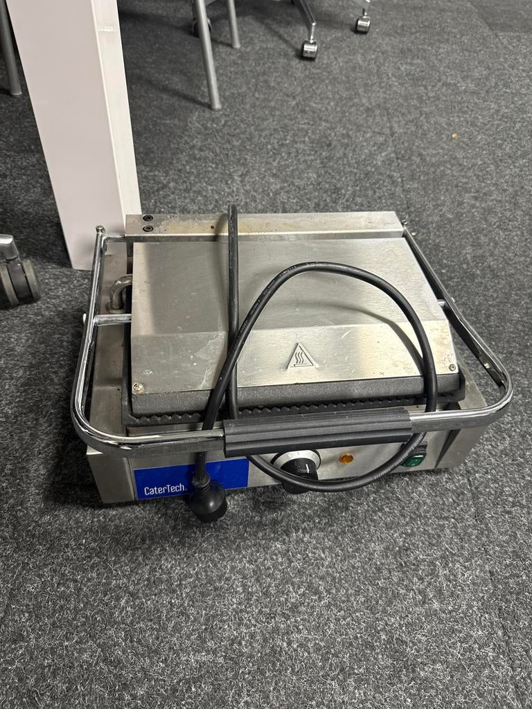Catertech Tosti IJzer / Contactgrill - Professioneel, Ophalen, Gebruikt
