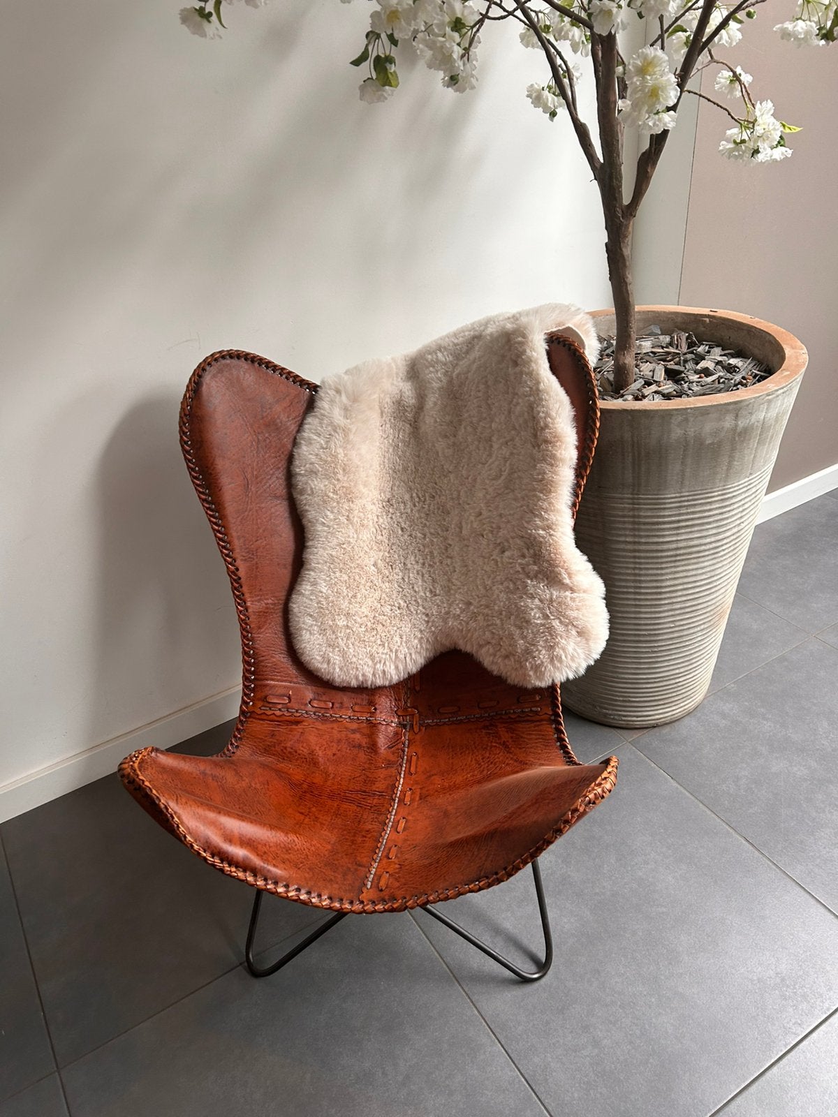 Vintage leren vlinderstoel, Huis en Inrichting, Fauteuils, Ophalen, Zo goed als nieuw, 75 tot 100 cm, Leer