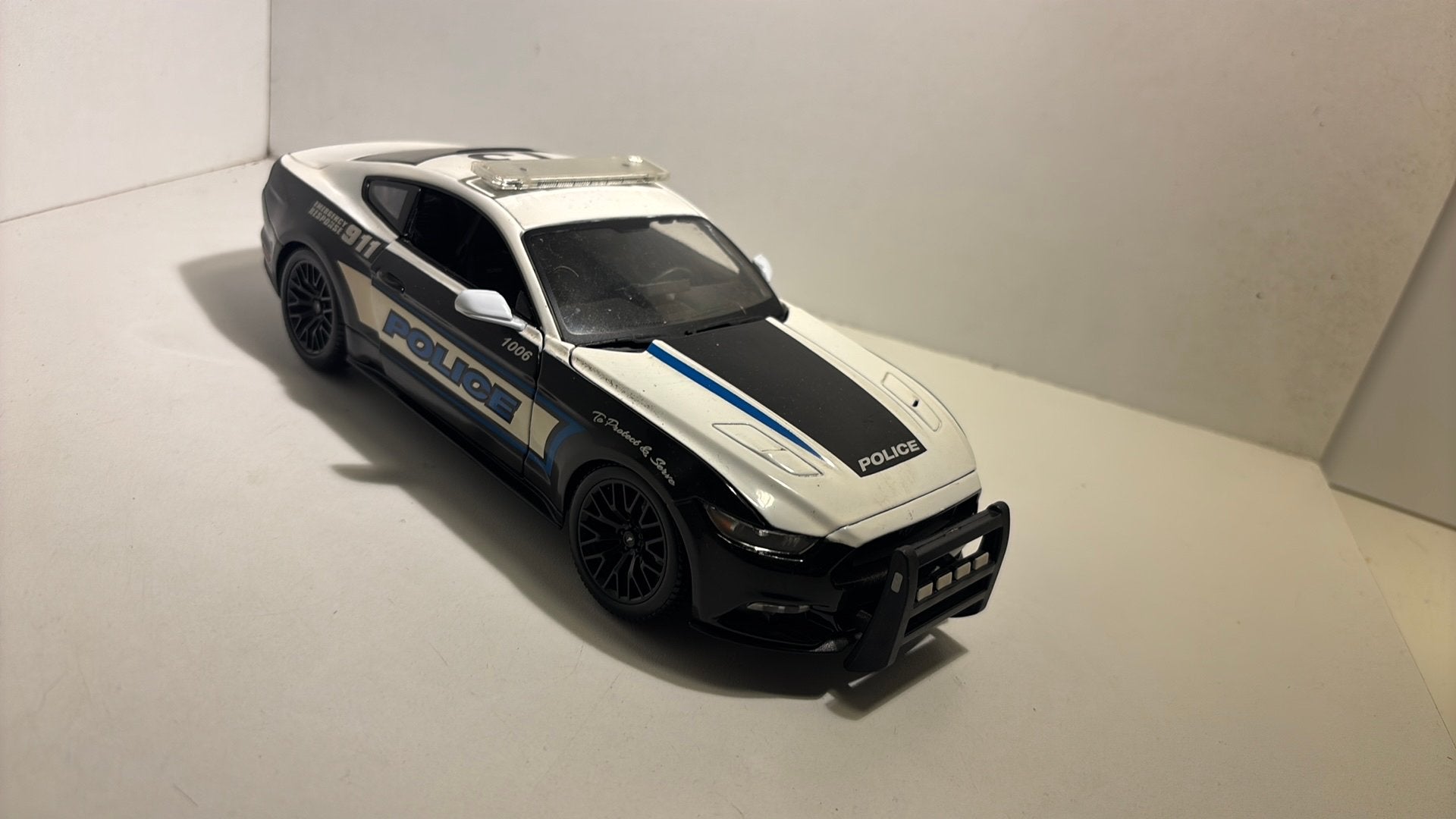 Ford mustang gt 2015 police maisto 1.18, Hobby en Vrije tijd, Maisto, Ophalen of Verzenden, A, A