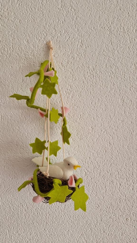 Lentenestje vogel wolvilt, Ophalen of Verzenden, Figuurtje(s), Wolvilt