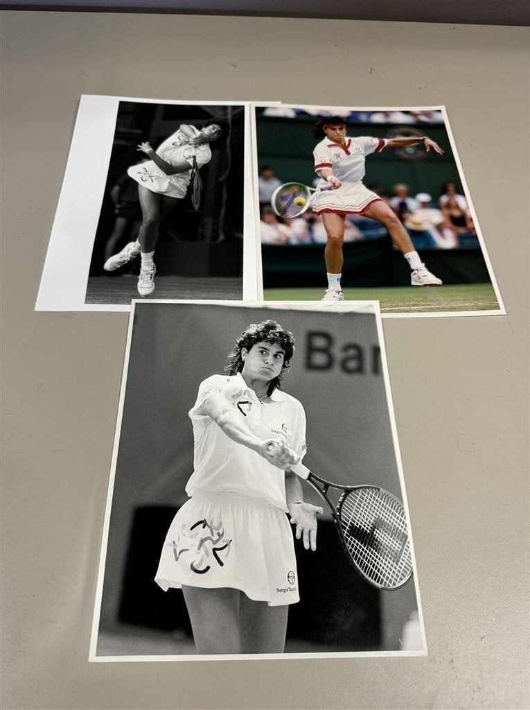Gabriella Sabatini - Tennis press fotos - stewart kendall, Ophalen of Verzenden, Zo goed als nieuw, Racket, Wilson