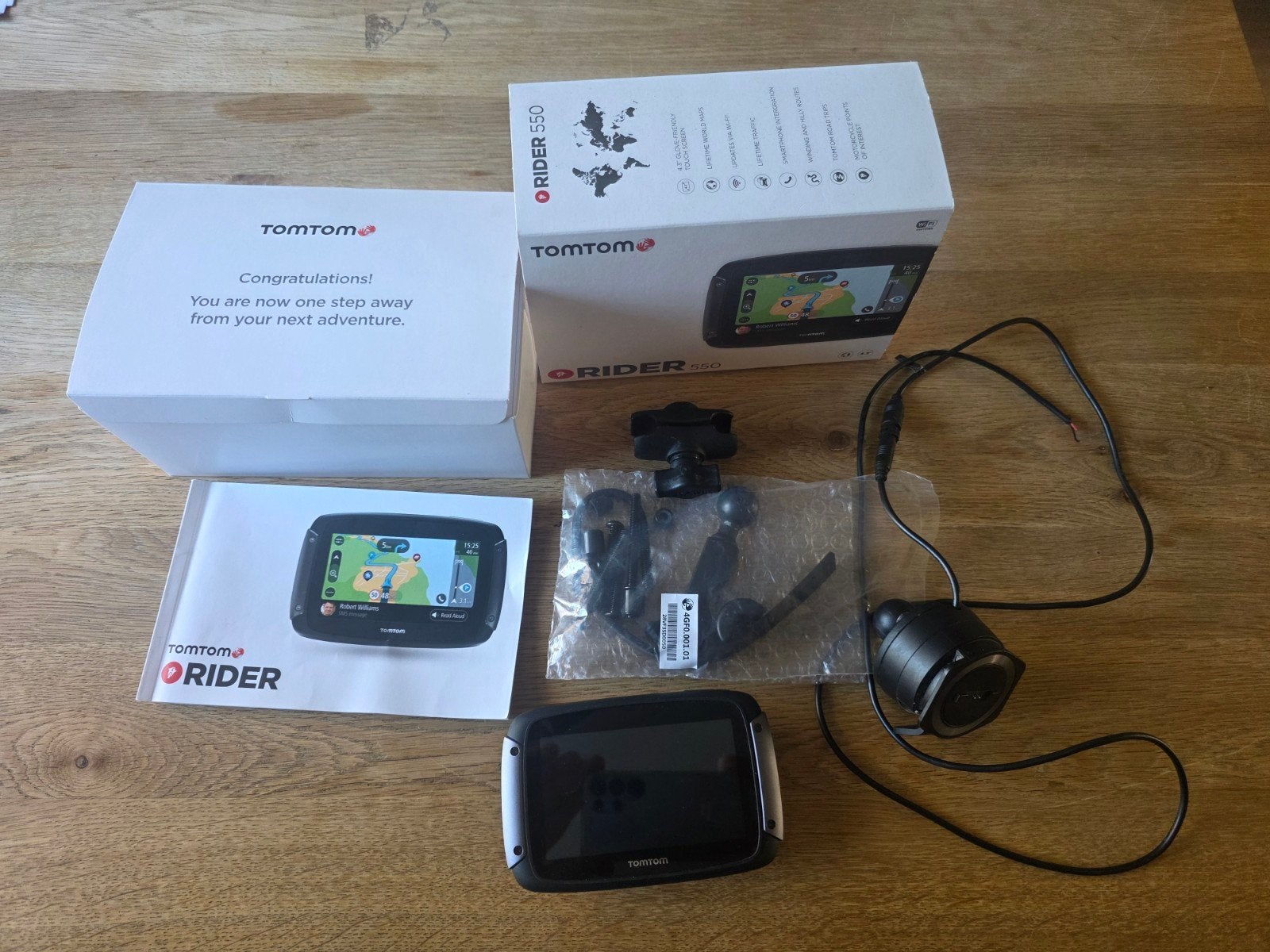 TomTom Rider 550 Motornavigatie - Compleet en Up-to-date, Ophalen of Verzenden, Zo goed als nieuw