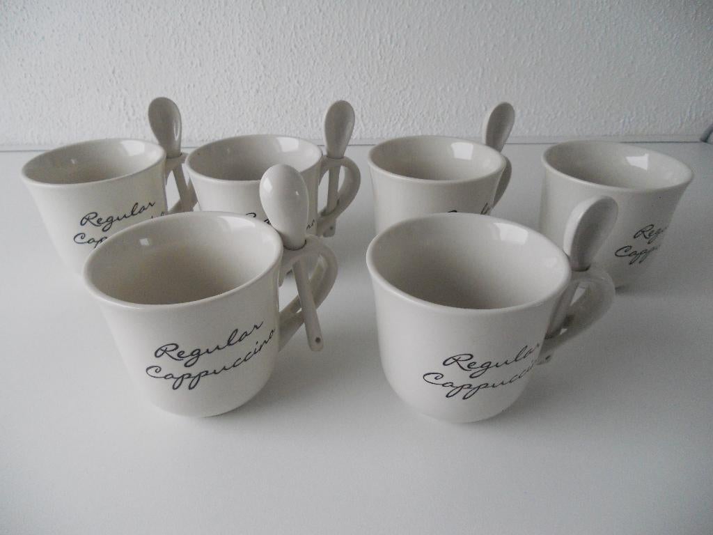 Riviera Maison cappuccino mokken, Ophalen of Verzenden, Zo goed als nieuw, Aardewerk, Bord(en)