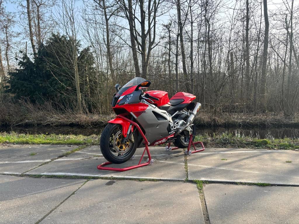 Prachtige Aprilia RSV 1000R, Motoren, Motoren | Aprilia, 2 cilinders, Sportuitlaat, Motorrijbewijs A, Super Sport
