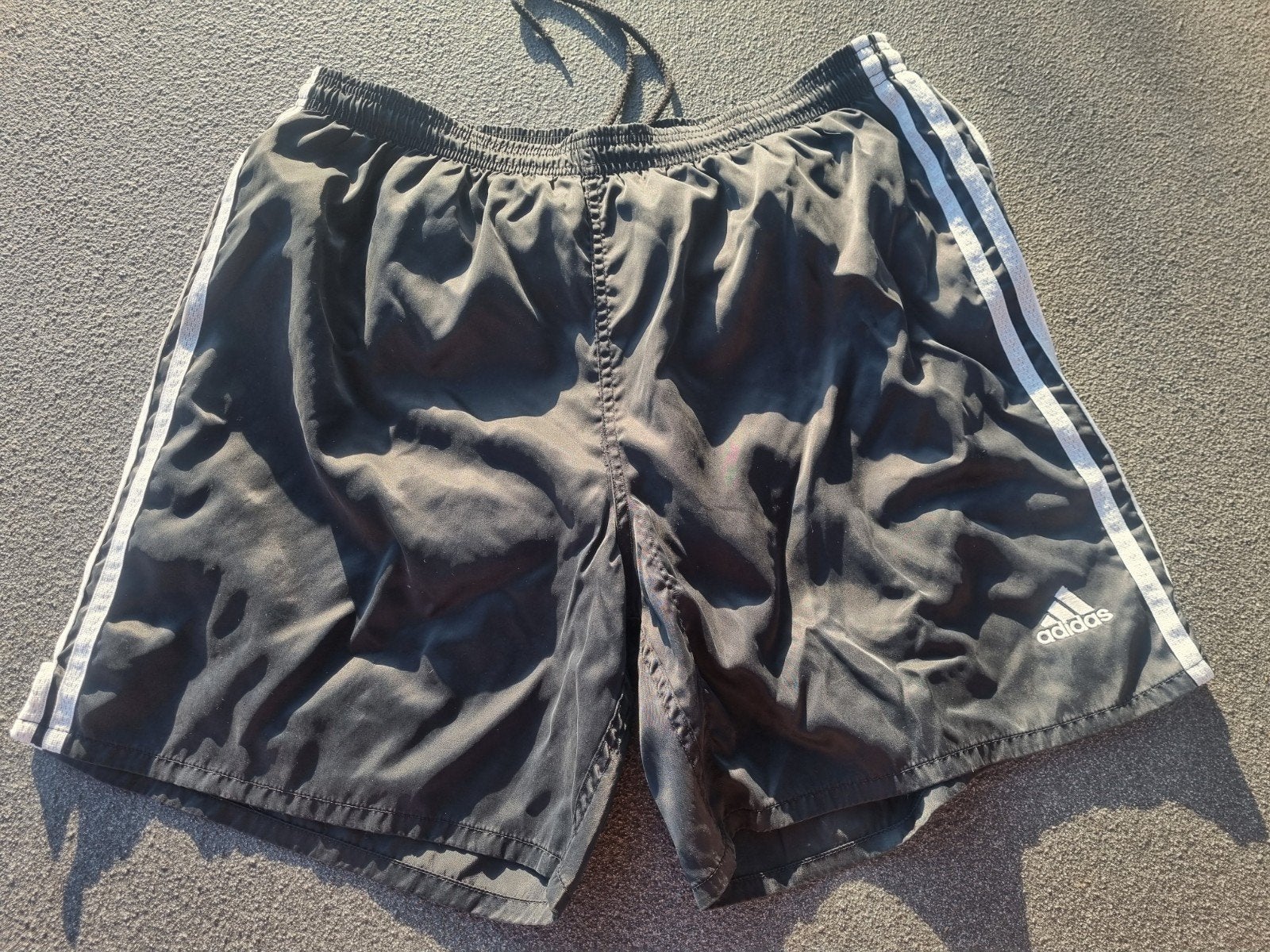 Adidas vintage 90's short., Maat 52/54 (L), Zwart, Ophalen of Verzenden, Zo goed als nieuw