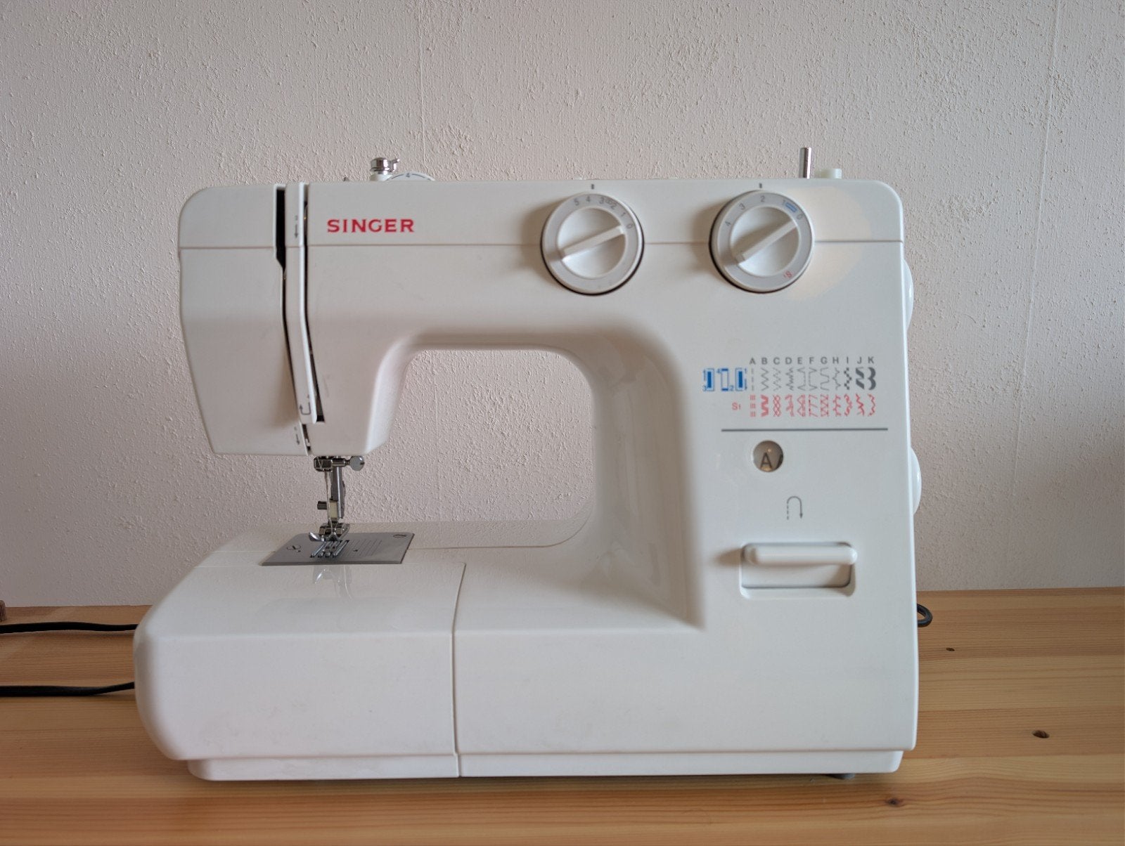 Singer Naaimachine met accessoires en handleiding, Ophalen, Nieuw, Naaimachine, Singer
