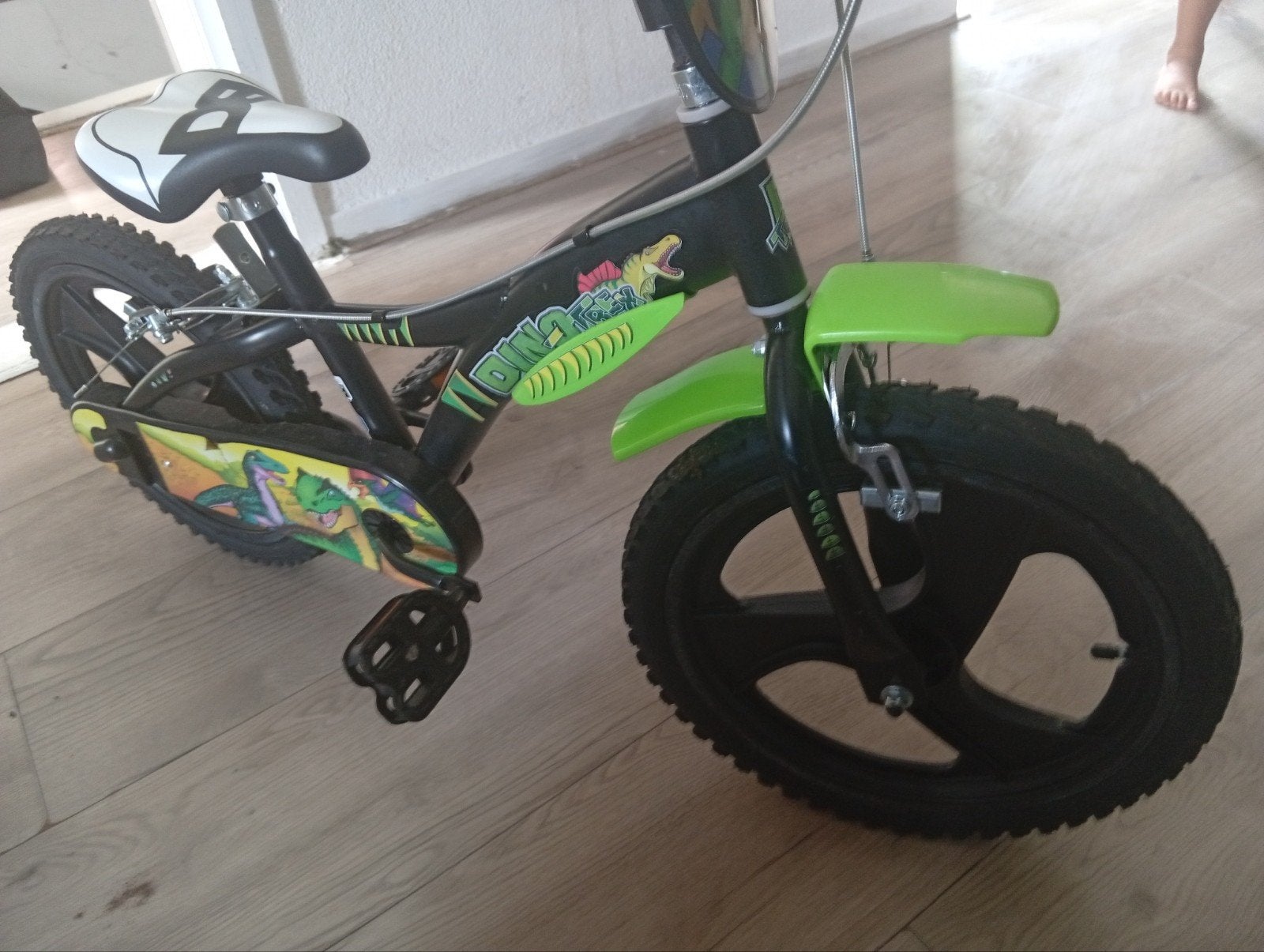 Dino kinderfiets 3+ jaar, zo goed als nieuw vandaag ophalen, Fietsen en Brommers, Velgrem, Ophalen of Verzenden, Dino, Minder dan 16 inch