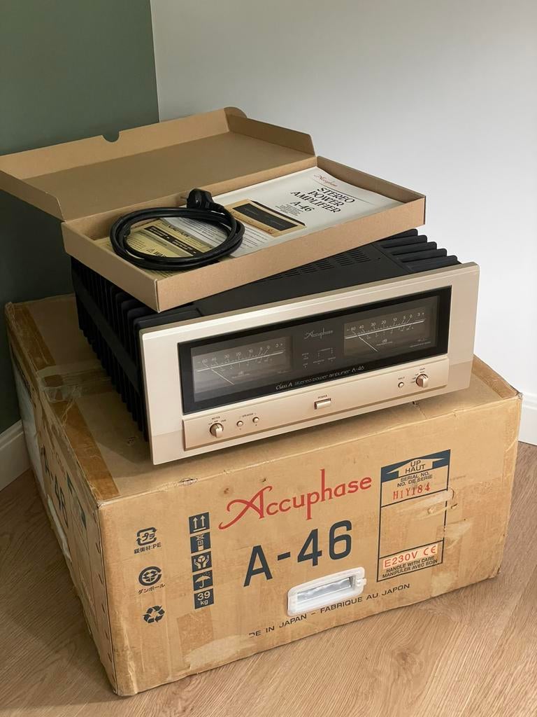 Accuphase A-46 - classe A eindversterker, Audio, Tv en Foto, Versterkers en Receivers, Ophalen, Zo goed als nieuw, 120 watt of meer