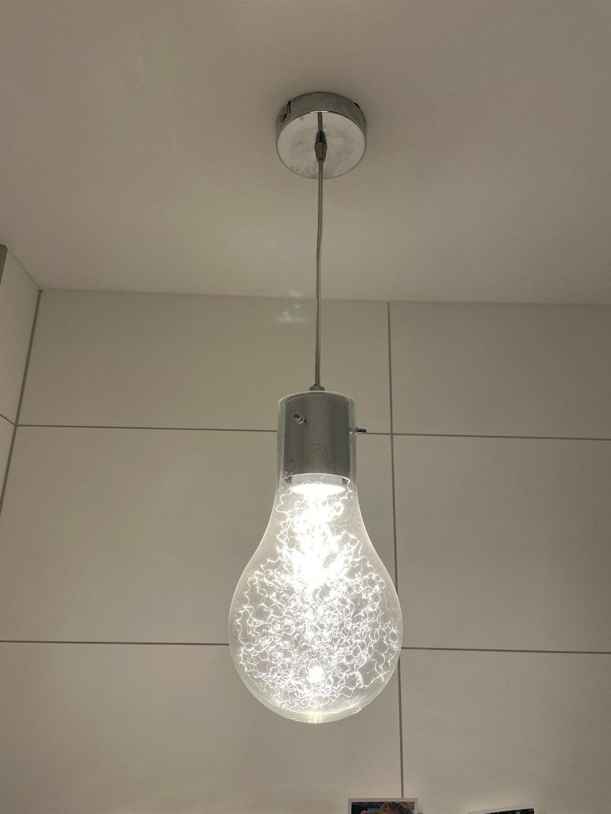 Bolvormige LED-lamp met decoratieve lichtjes, Ophalen of Verzenden, Zo goed als nieuw, Glas