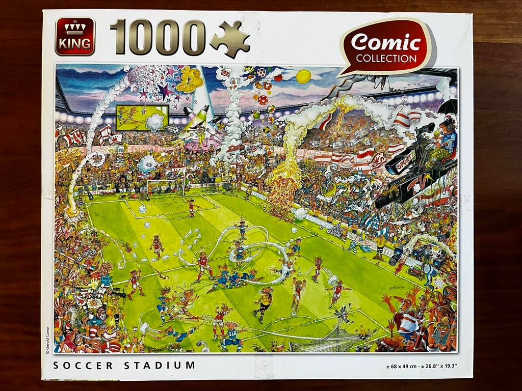 King cartoon puzzel Soccer stadium 1000 stukjes, Ophalen of Verzenden, 500 t/m 1500 stukjes, Zo goed als nieuw, Legpuzzel