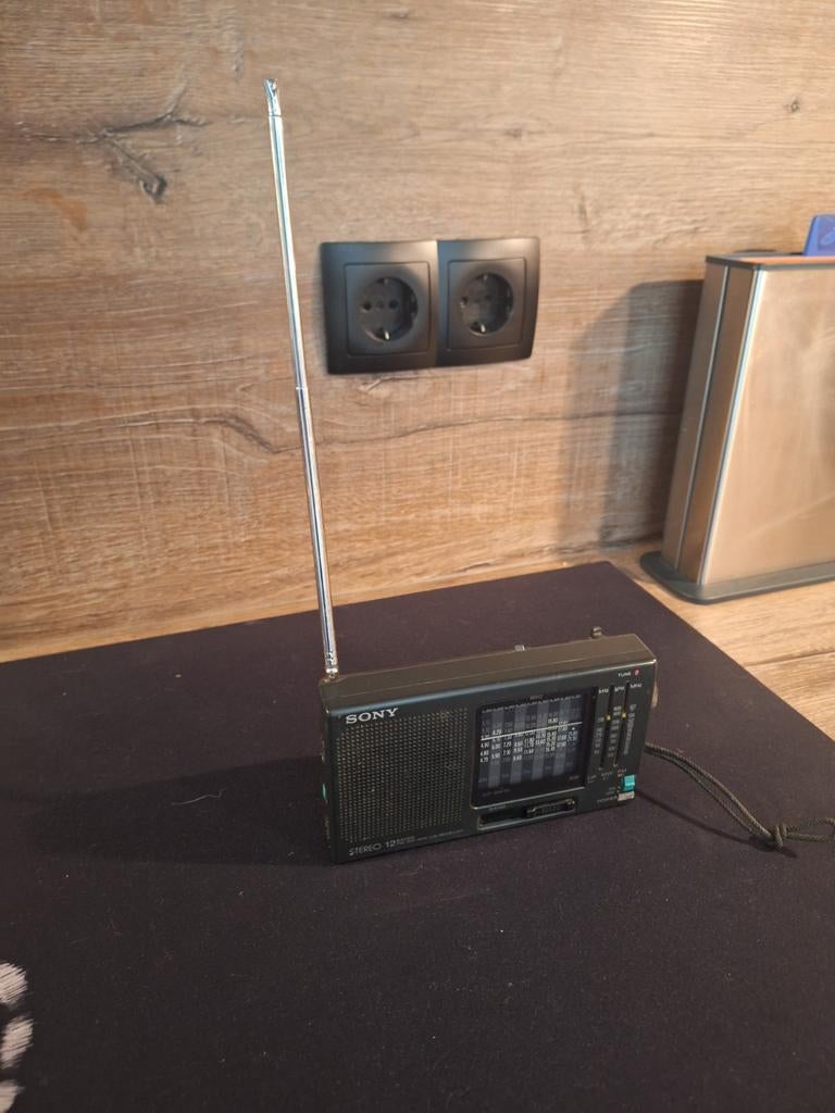 Sony 12bands radio., Audio, Tv en Foto, Radio's, Ophalen of Verzenden, Gebruikt, Wereldontvanger
