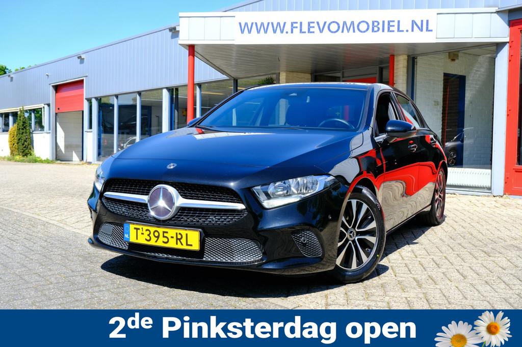 Mercedes-Benz A-klasse 180 d Premium Plus Aut. Pano|Half Led, Auto's, 1345 kg, Gebruikt, Euro 6, 4 cilinders
