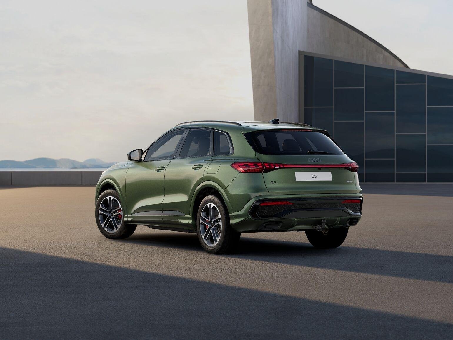 Audi Q5 367pk e-hybrid quattro S edition Competition | Panor, Auto's, Automaat, 12 maanden, Stof, 4 cilinders