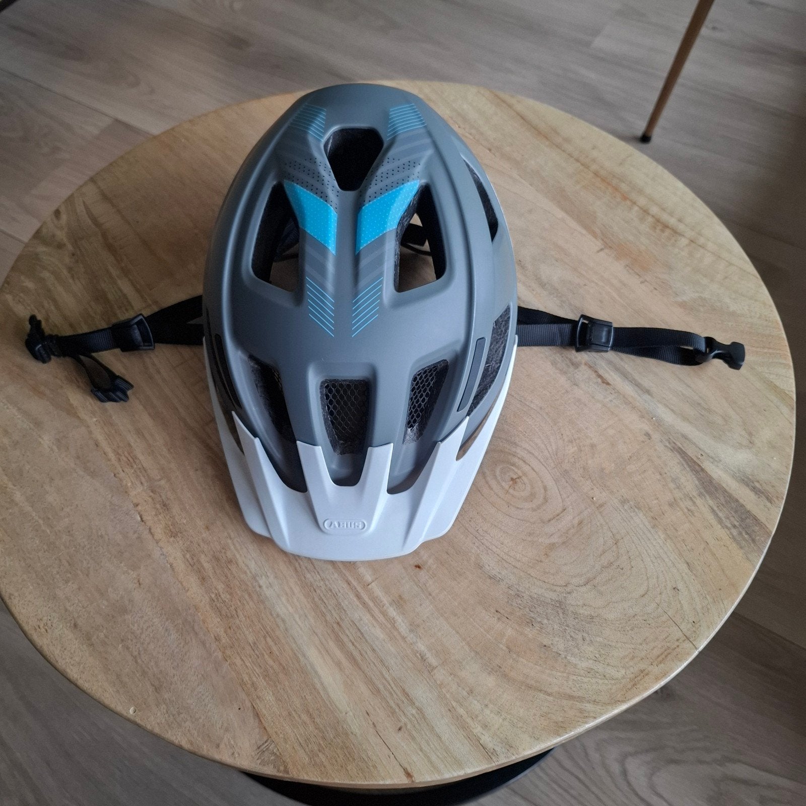 ABUS Fietshelm met afneembare klep - Grijs/Blauw €40, Ophalen, Heer of Dame