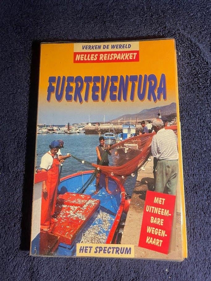 Boek: Fuerteventura. Met uitneembare wegenkaart., B.Gruschwitz., Europa, Ophalen of Verzenden, Reisgids of -boek