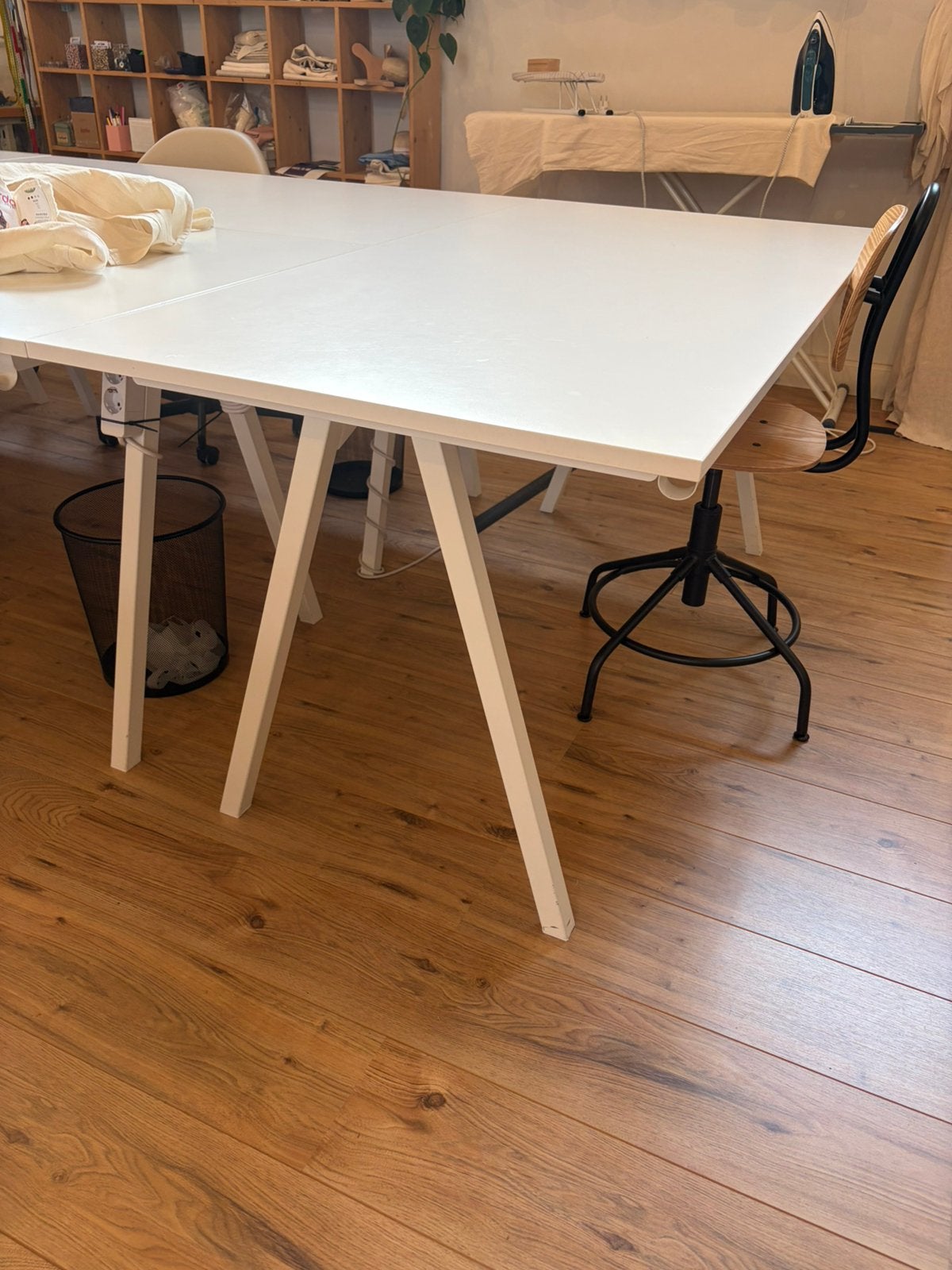 Trotten Bureau Ikea per stuk (5 stuks), Huis en Inrichting, Tafels | Statafels, Ophalen, Zo goed als nieuw
