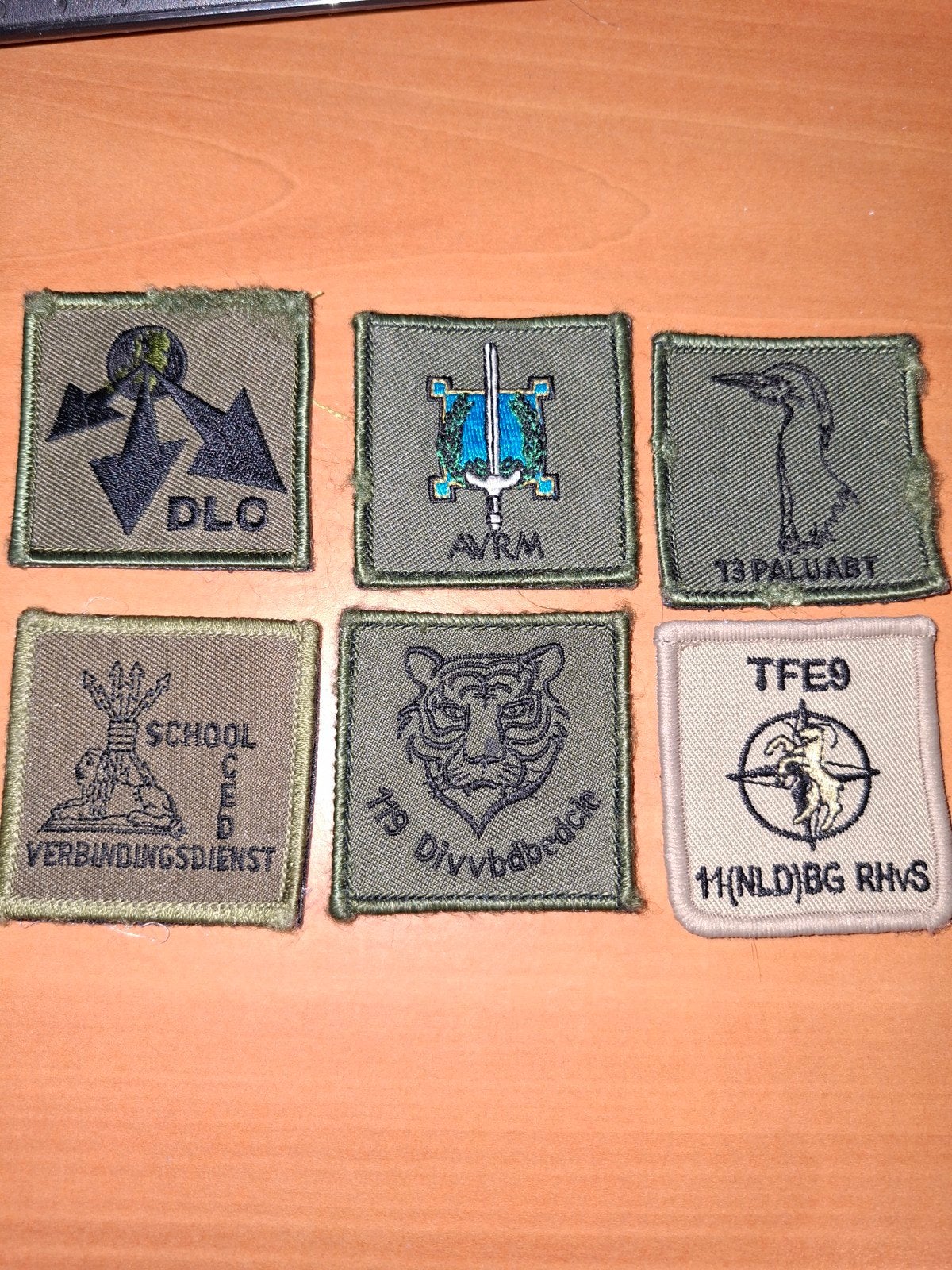 6 borstemblemen, Ophalen of Verzenden, Landmacht, Nederland, Embleem of Badge