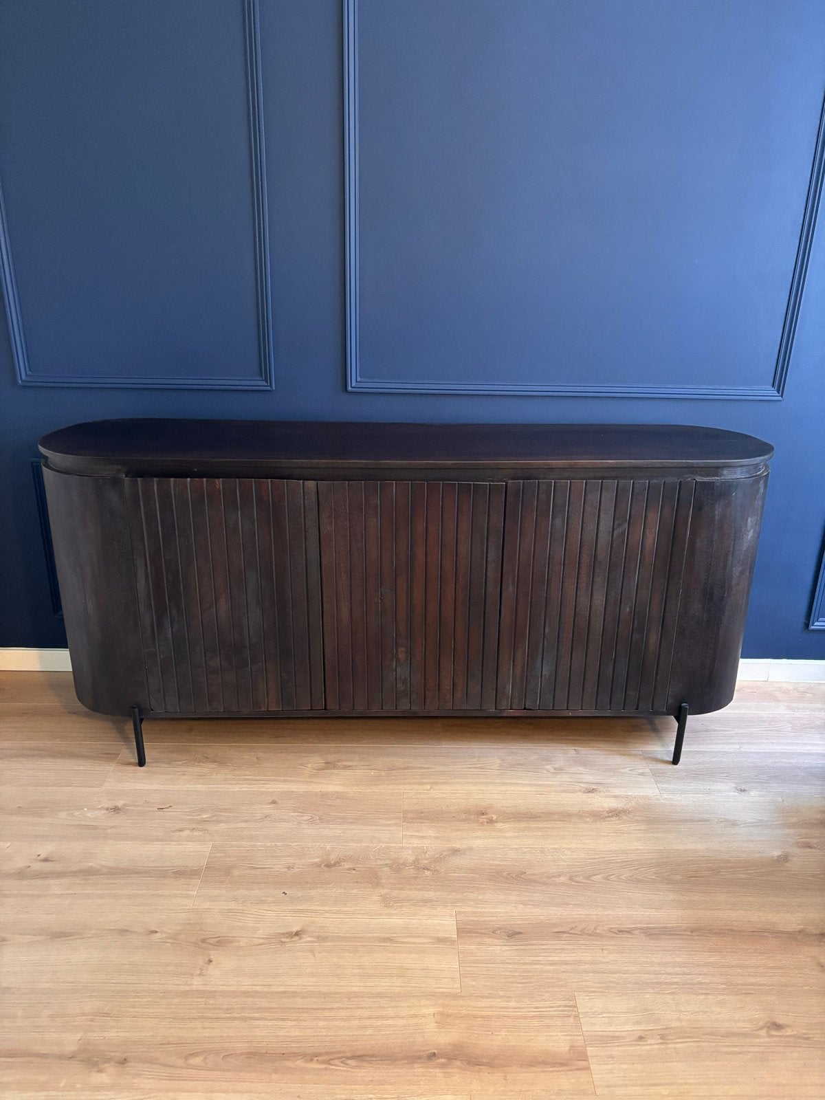 Dressoir van donkerbruin mangohout - 180x40x80 cm, Ophalen, 150 tot 200 cm, Zo goed als nieuw, Japandi stijl