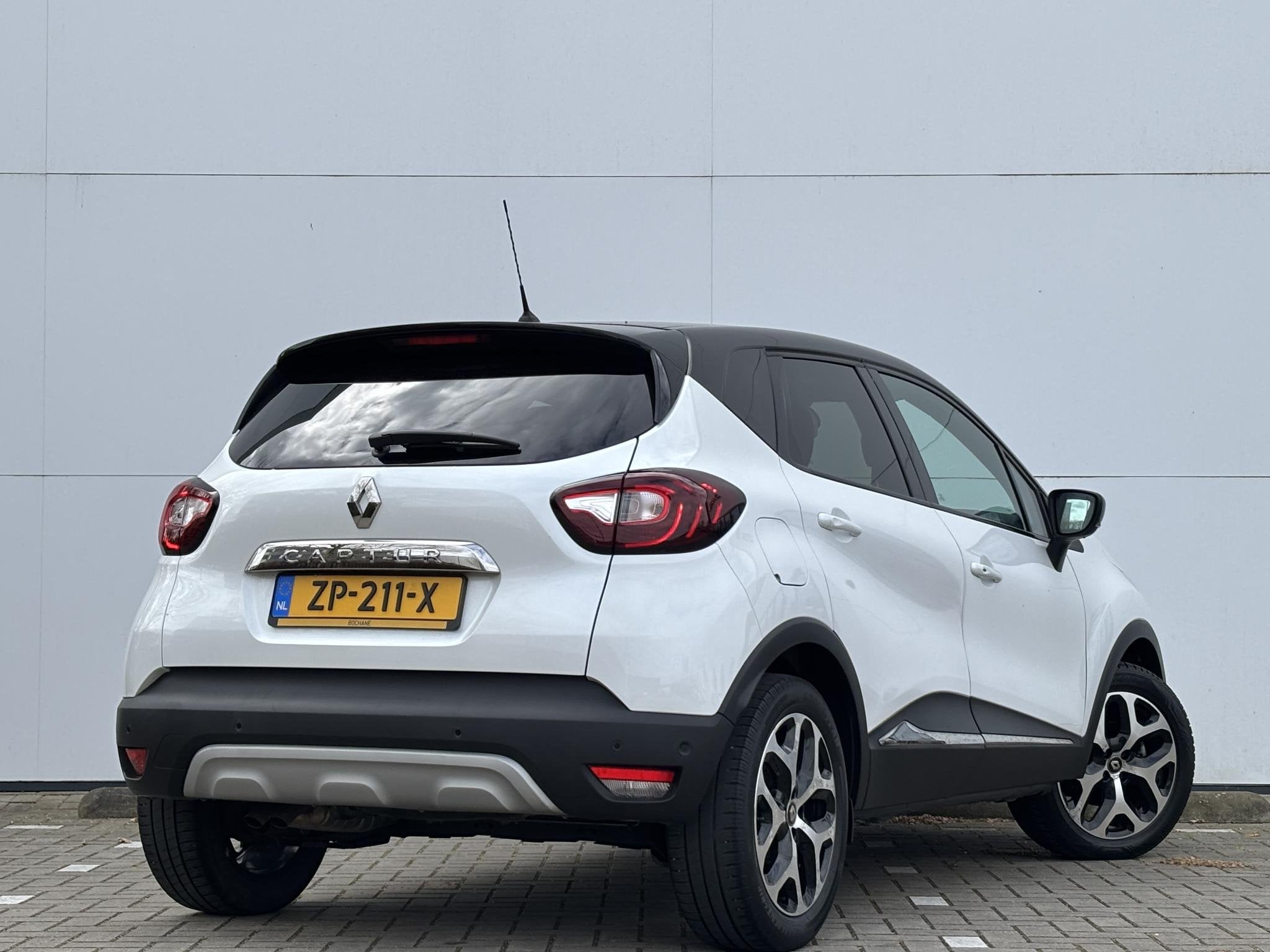 Renault Captur 1.3 TCe Intens Navigatie | Glazen dak | Camer, Stof, Gebruikt, Euro 6, 150 pk