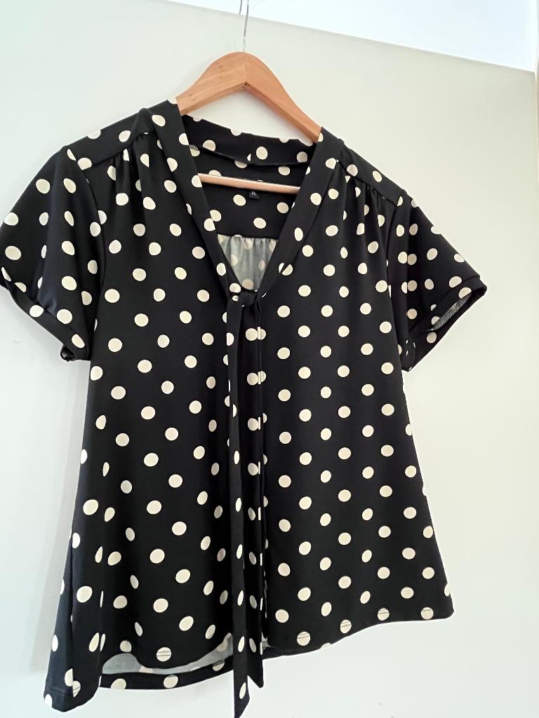 Blouse Polkadot King Louie (2 stuks groen en zwart) maat XL, Kleding | Dames, Blouses en Tunieken, Verzenden, Zwart, Maat 42/44 (L)