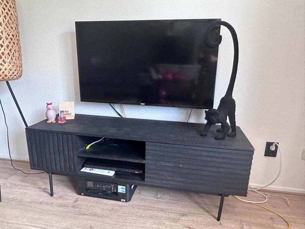Tv meubel, Ophalen, 100 tot 150 cm, Zo goed als nieuw, Minder dan 100 cm