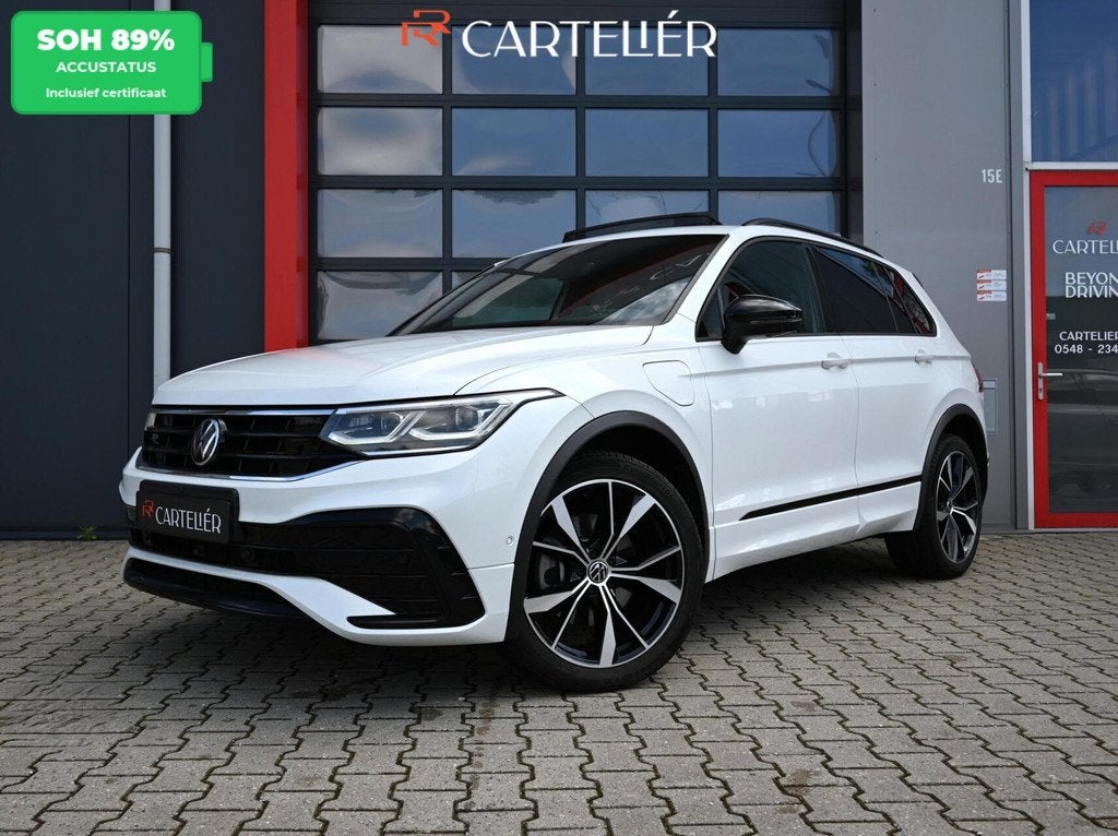 Volkswagen Tiguan 1.4 TSI eHybrid R-Line Business+ 245PK | P, 1716 kg, Zwart, 4 cilinders, Met garantie (alle)