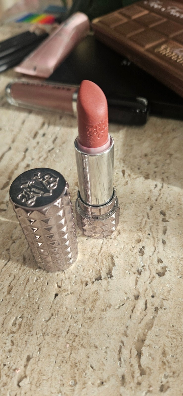 Kat Von D Studded Kiss Lipstick Lolita II - Licht gebruikt, Gebruikt, Lippen, Verzenden, Make-up