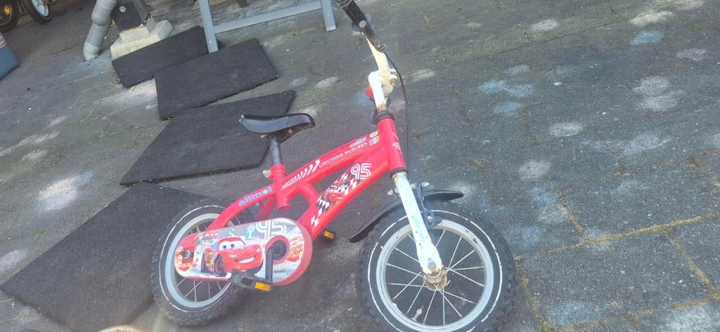 Kinderfiets Cars Lightning McQueen - Rood, Terugtraprem, Gebruikt, Cars, Ophalen of Verzenden