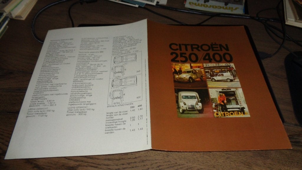 ZELDZAME Folder CITROEN  AZU 250 en AK-400  BESTEL EEND 8-73, Ophalen of Verzenden, Zo goed als nieuw, Citroën