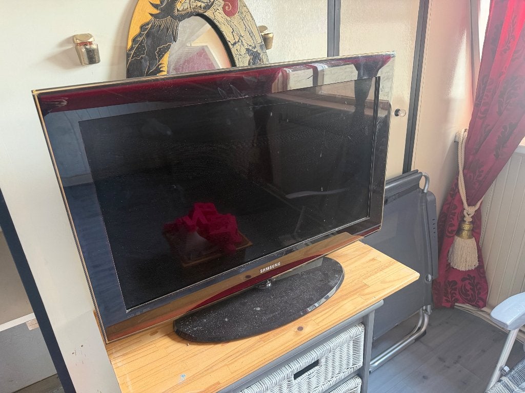 Gratis afhalen tv, Huis en Inrichting, Kasten | Televisiemeubels, Ophalen, Gebruikt, 50 tot 100 cm, Minder dan 100 cm