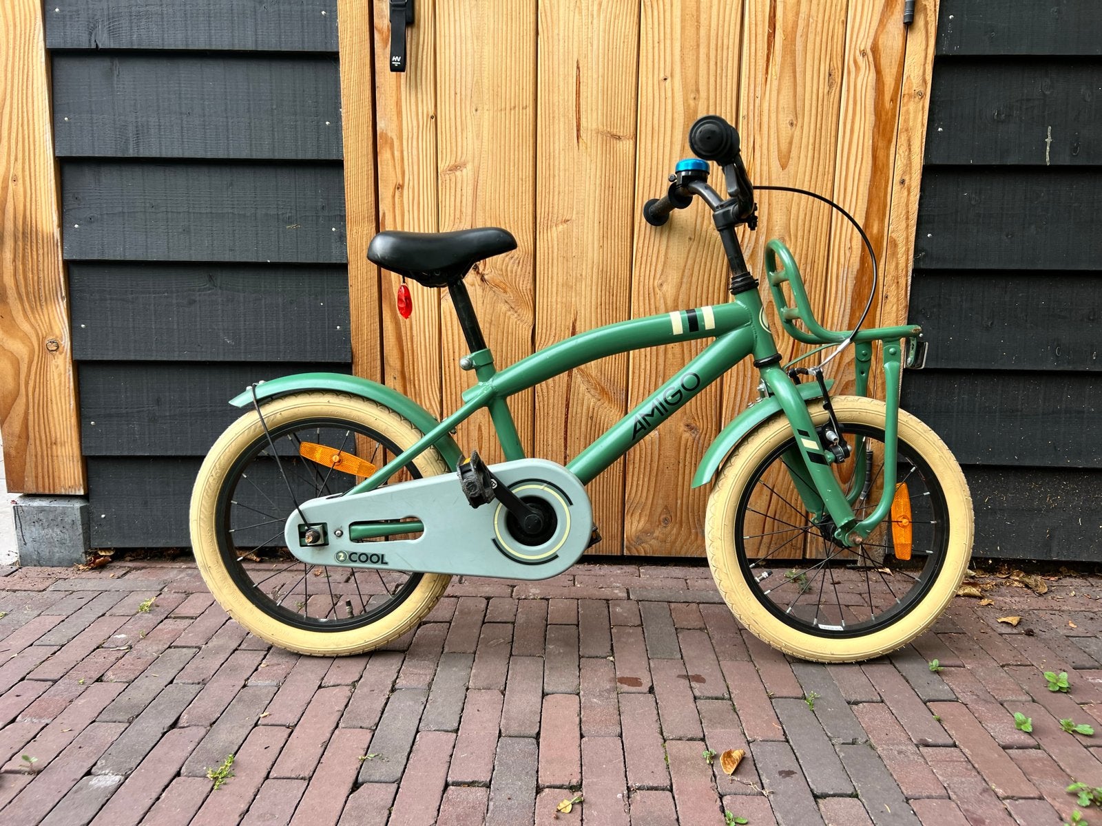 Amigo jongensfiets Groen - 16 inch met Voordrager, Ophalen, Terugtraprem, Zijwieltjes, 16 tot 20 inch