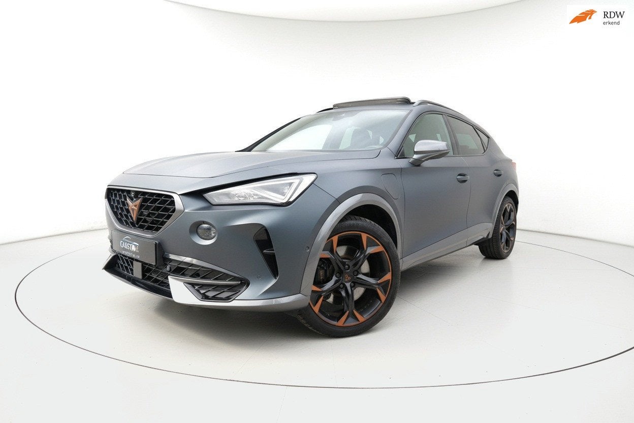 Cupra Formentor 1.4 e-Hybrid VZ Copper Edition PANO 360 CAM, Auto's, Dealer onderhouden, Gebruikt, Euro 6, 4 cilinders