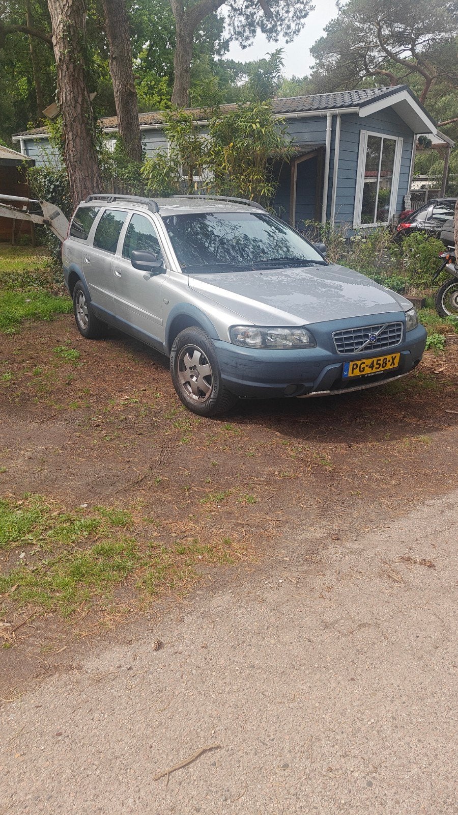 Volvo V70 2.4 T XC 4WD AUT 2002 Grijs, Auto's, Volvo, Automaat, 1800 kg, V70, Stationwagon